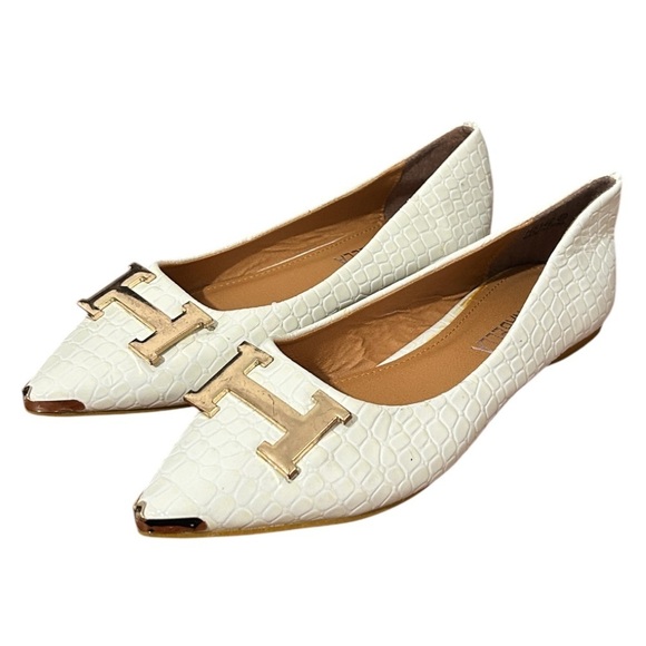 Women’s Off White Croc-Embossed Faux Leather Flats with “H” Gold Accent Sz 6.5 - Picture 2 of 13